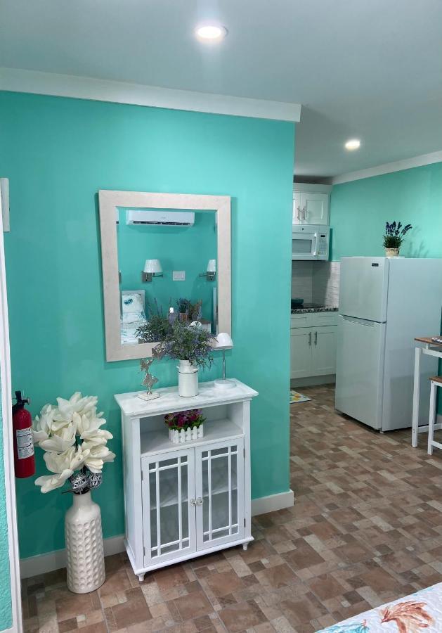 Beautiful And Comfortable Rom Apt # 2 Tampa Exteriör bild