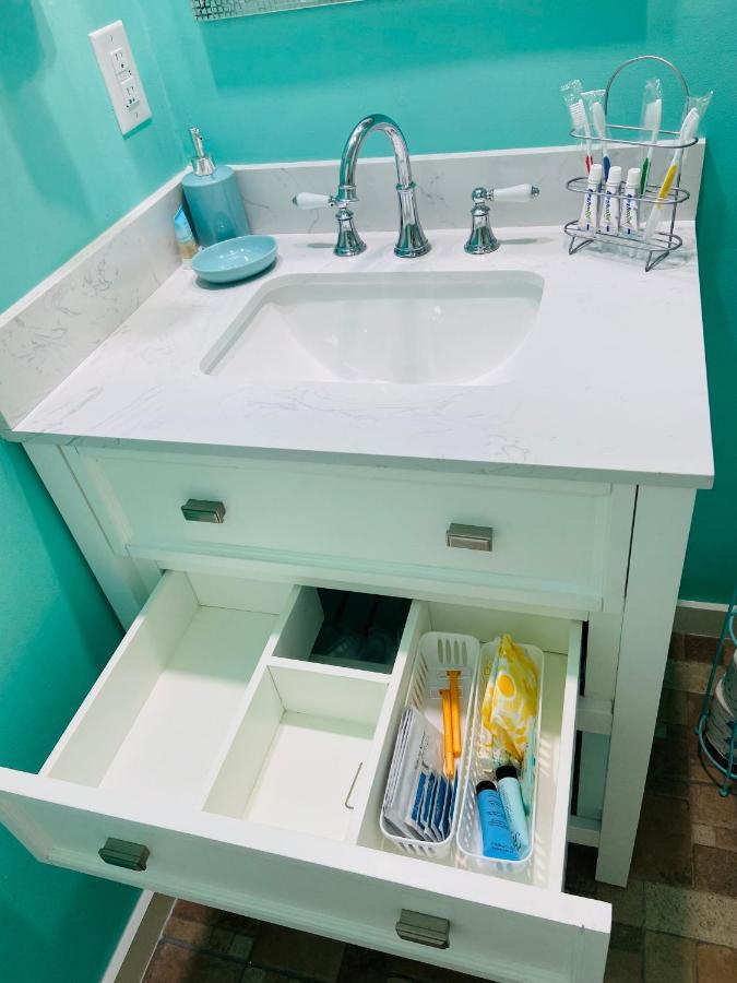 Beautiful And Comfortable Rom Apt # 2 Tampa Exteriör bild
